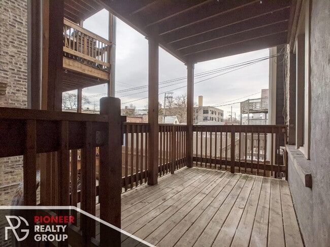 Building Photo - 2455 N Spaulding Ave