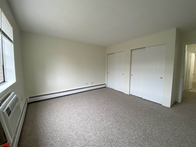 Foto del edificio - 383 Huse Rd