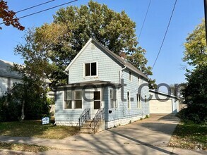 Building Photo - 710 14th St NE