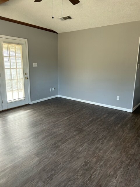 Foto del edificio - 910 S Merrill St