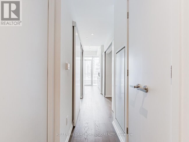 Building Photo - 5 Soudan Ave