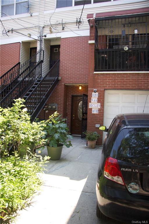 Building Photo - 121 Van Siclen Ave