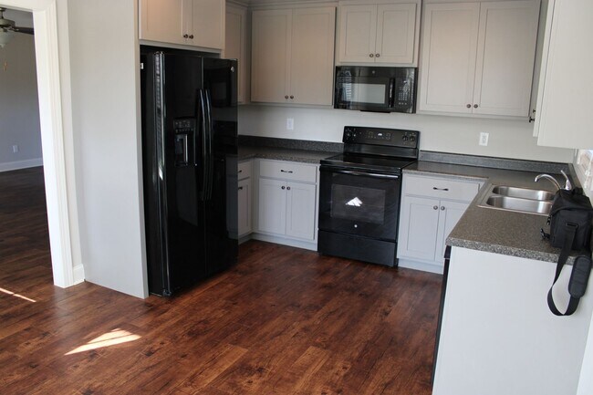 Foto del edificio - Athens City - Large Fenced in Backyard!