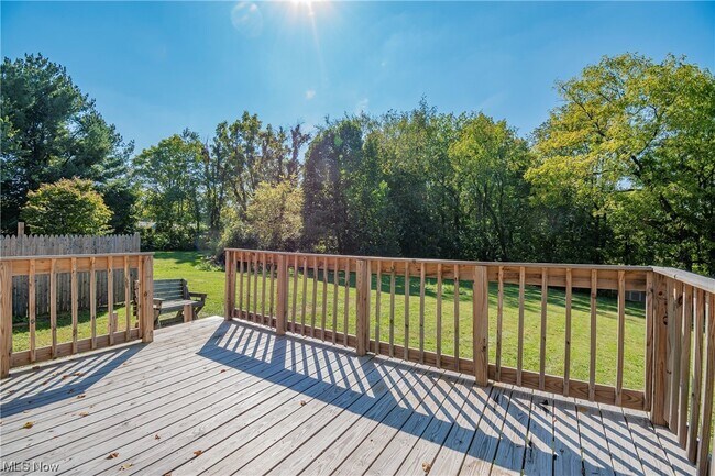 Foto del edificio - 2382 Massillon Rd