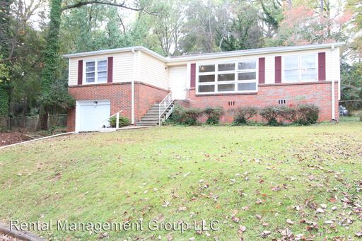 Primary Photo - 300 Robertson Ave