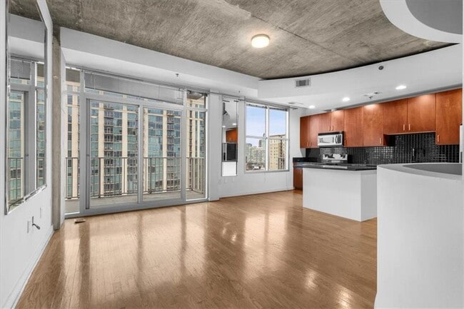 Building Photo - 250 Pharr Rd NE