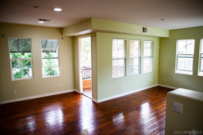 Building Photo - 1490 Clearview Way