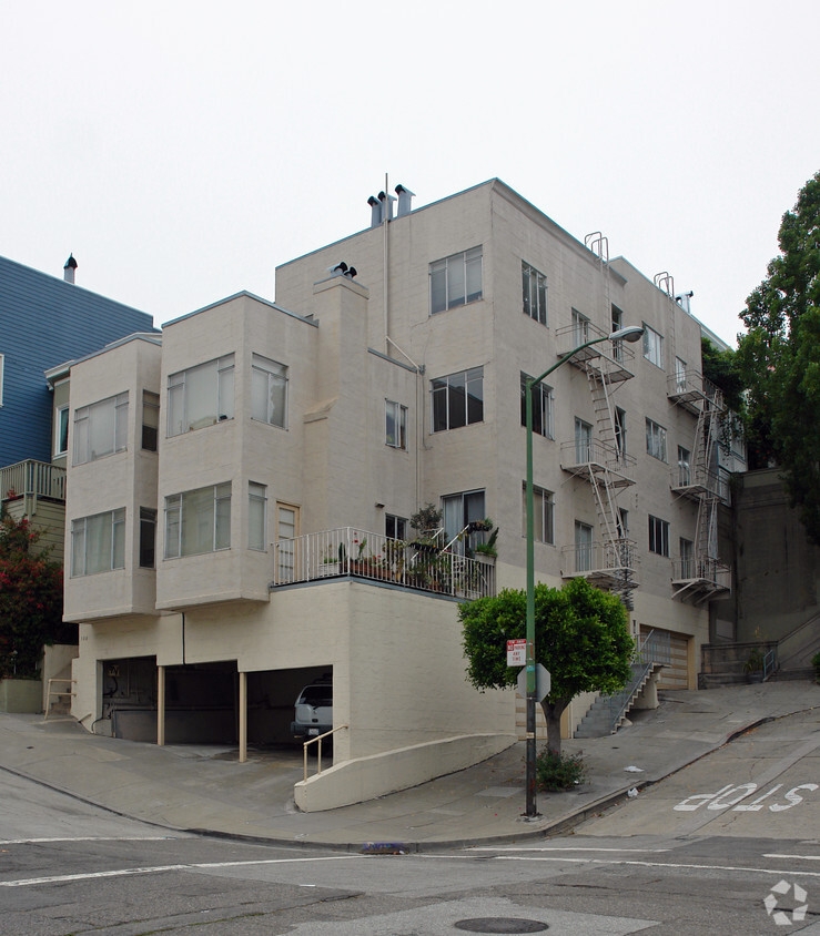 Primary Photo - 300 Green St