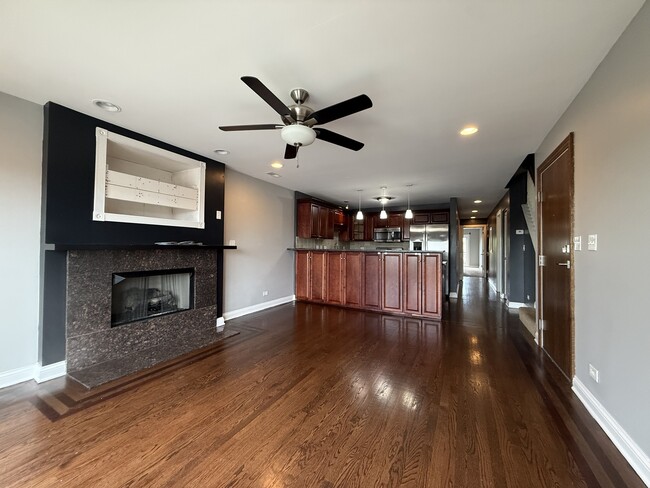 Building Photo - 5658 W 63rd St