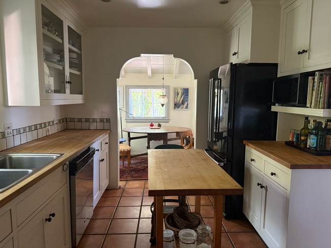 Foto del edificio - 8301 Marmont Ln