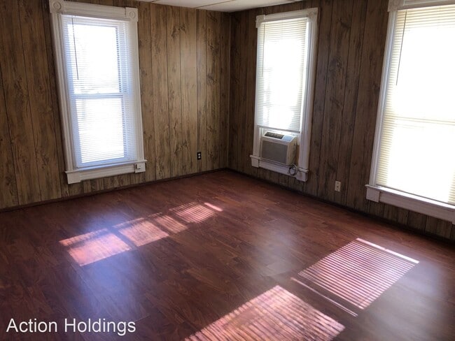 Building Photo - 1804 N Huston Ave