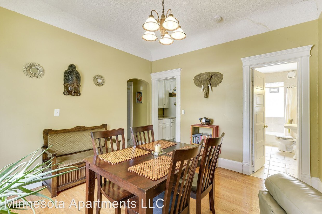 Building Photo - 2 br, 1 bath Apartment - 2401 Aldrich Ave S