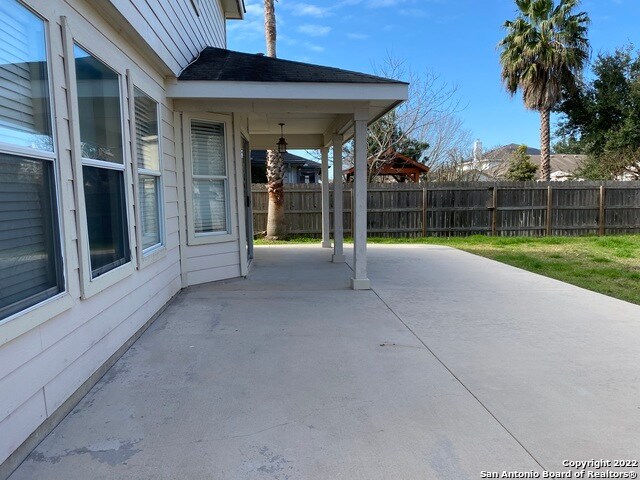 Building Photo - 9003 Quaker Ridge