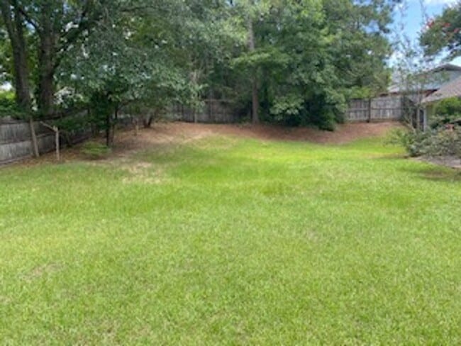 Building Photo - Wonderful 3/2 home in great neighborhood