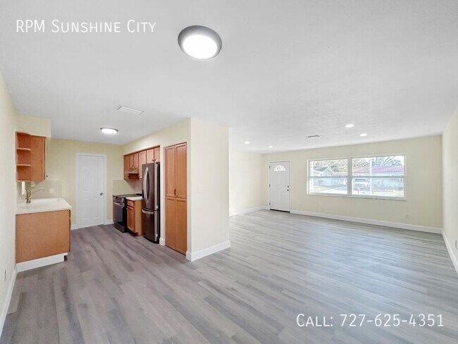 Foto del edificio - 9814 110th Ln N