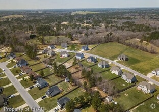 Building Photo - 220 Shepard Dr