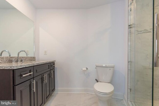 Building Photo - 225 W Girard Ave