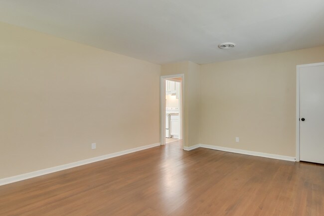 Foto del edificio - 2216 Walden Dr