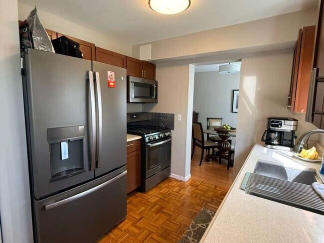 Foto del edificio - 2338 Woodview Ln