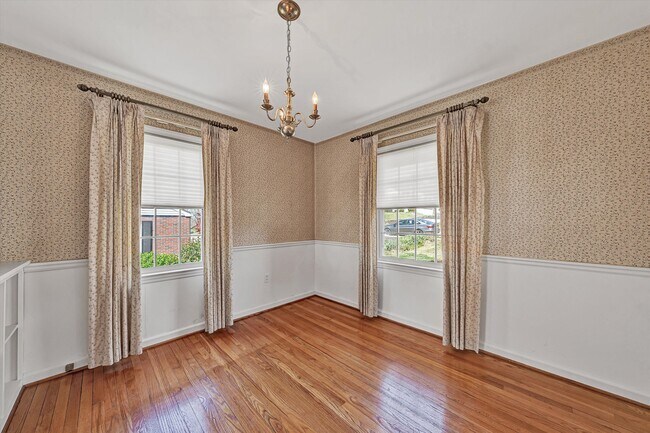 Foto del edificio - 2779 Derwent Dr SW