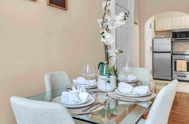 Building Photo - 45 Monroe Pl