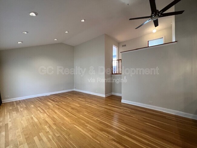 Foto del edificio - 8931 N Merrill St