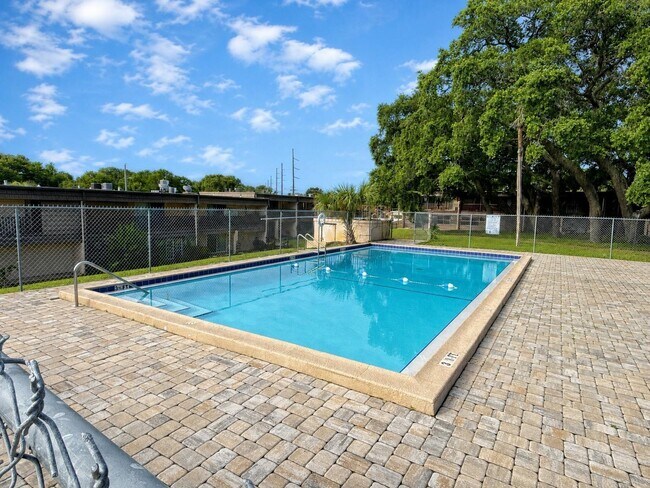 Foto del edificio - 404 Marshall Ct