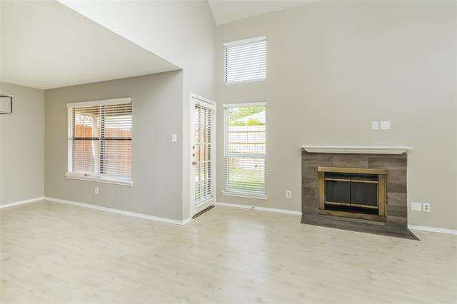 Foto del edificio - 930 Boxwood Dr