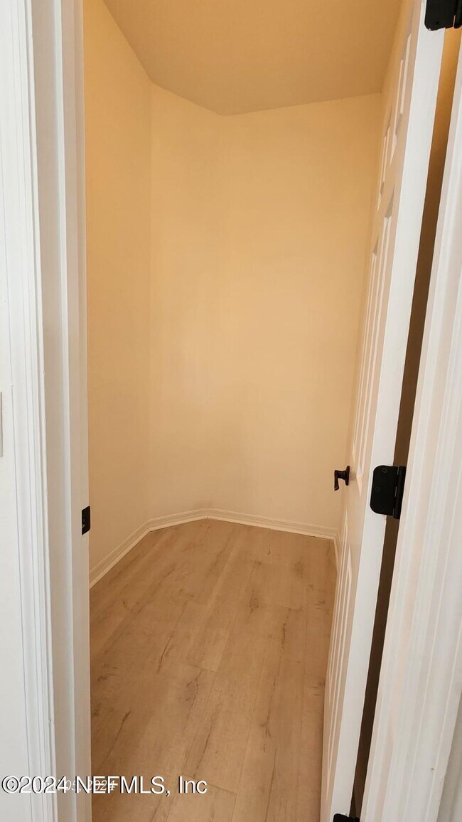 Building Photo - 10150 Belle Rive Blvd