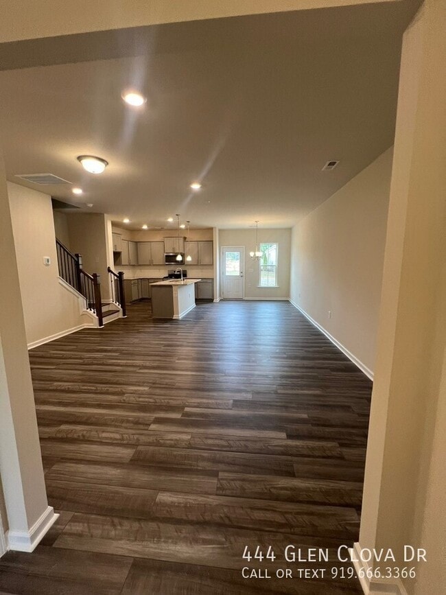 Building Photo - 444 Glen Clova Dr