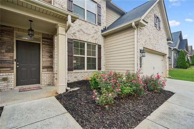 Building Photo - 5180 Mirror Lake Dr