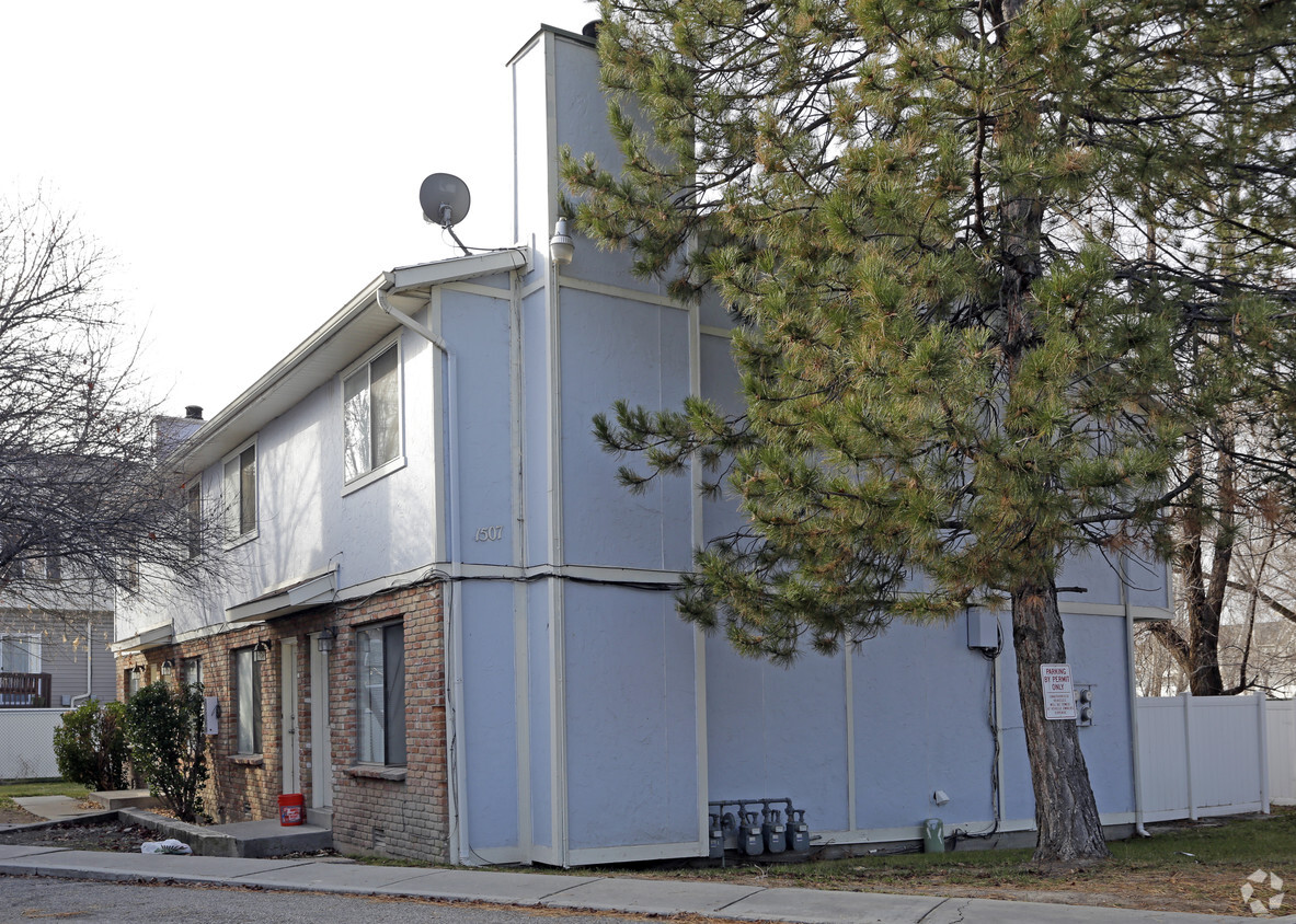 Building Photo - Aspen Valley Townhomes