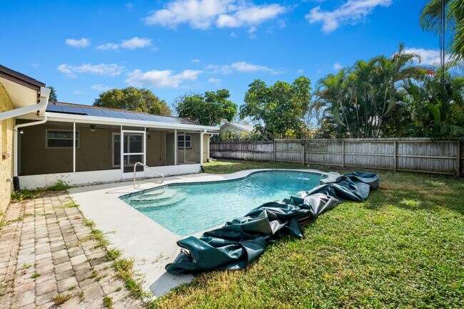 Foto del edificio - 1445 Mercury St