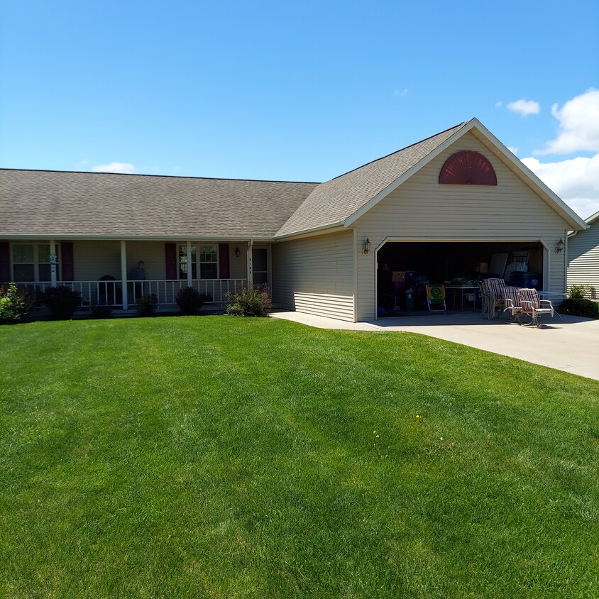 2106 Bufflehead Ln Unit 2106 Bufflehead Ln, Bellevue, WI 54311 2106