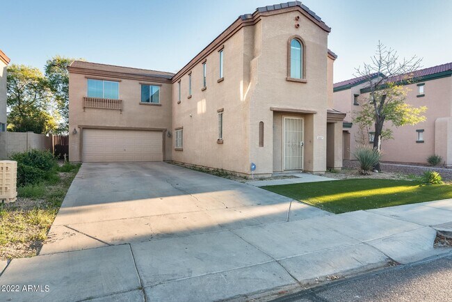 Building Photo - 8337 W Hughes Dr