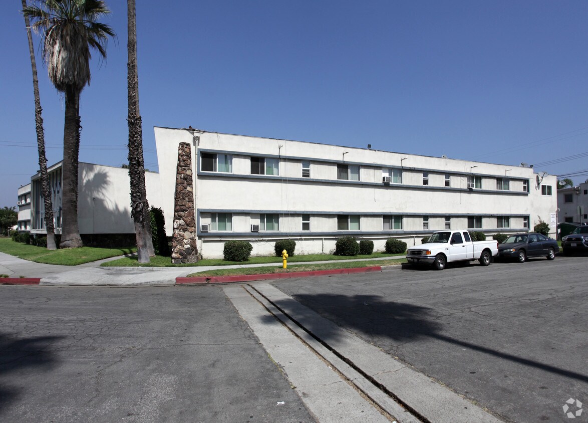 Foto del edificio - 8809 Rosecrans Ave