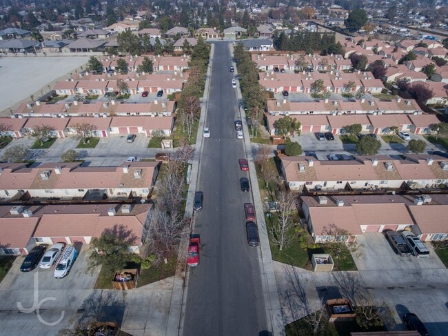 Building Photo - 1219