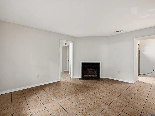 Building Photo - 844 Hammond Manor Dr