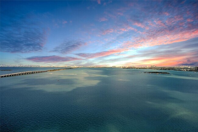 Foto del edificio - 2900 NE 7th Ave