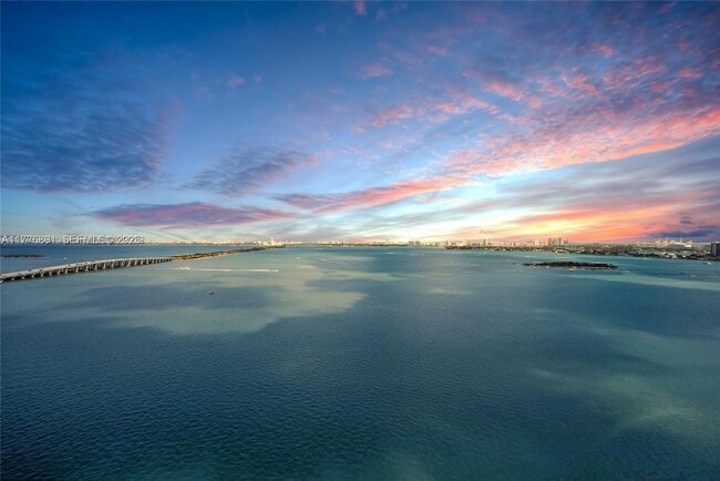 Building Photo - 2900 NE 7th Ave