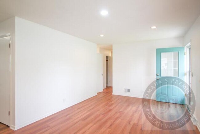 Foto del edificio - Spacious 3 Bedroom / 1 Bathroom Home in Be...