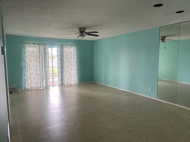 Foto del edificio - 120 Lake Evelyn Dr