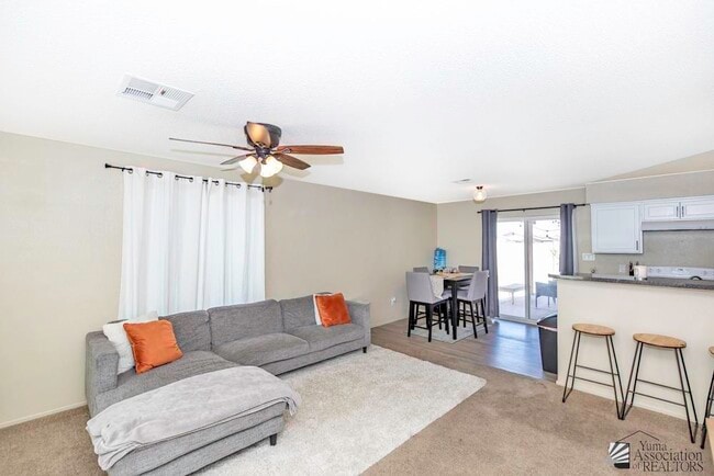 Foto del edificio - 3746 S Kimball Ave