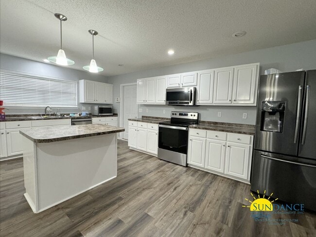 Building Photo - Stunning 4Bedroom Home in Alicia's Place of Crestview!