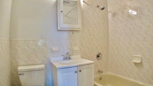 Building Photo - Real Time Virtual Tour!