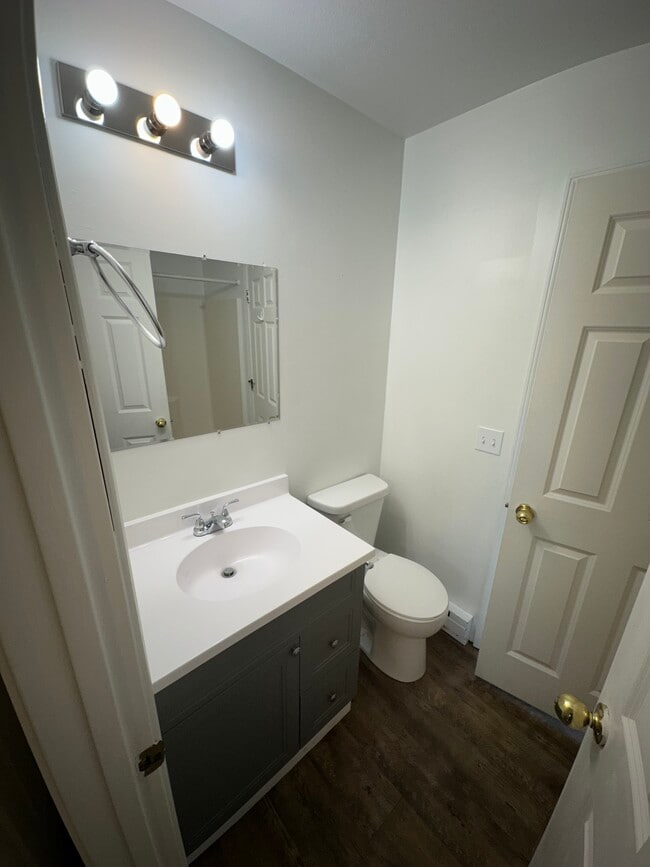 Building Photo - 401 Clearfork Dr