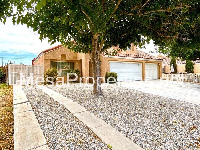 Foto del edificio - 15261 San Jose Dr