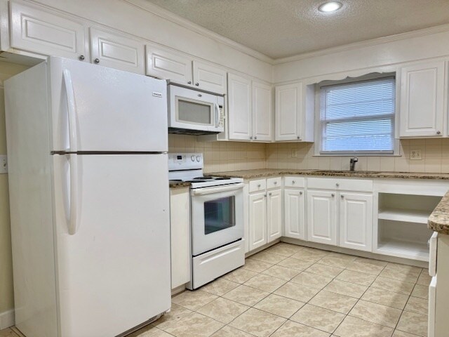 Foto del edificio - 2231 Willow Creek Rd