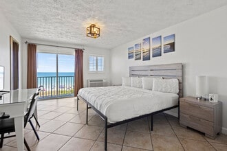 Building Photo - 110 S Ocean Dr