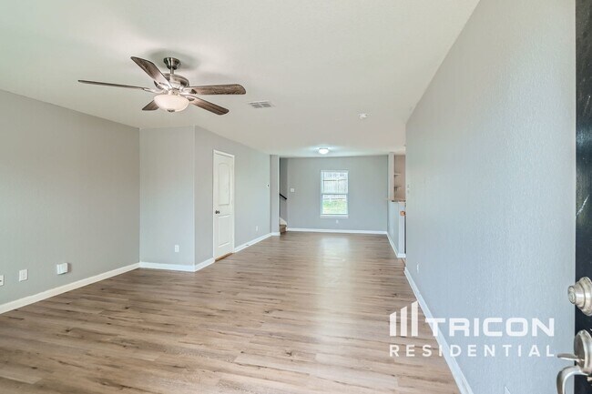 Building Photo - 6346 Daisy Way